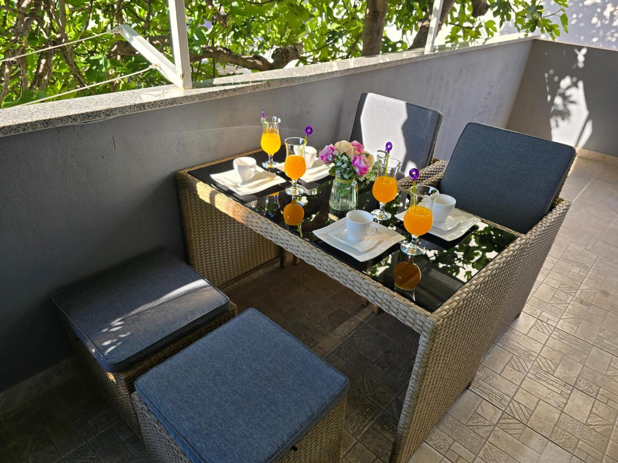 Apartment Blanca With Jacuzzi,Terase And Private Parking Kaštela Exterior foto