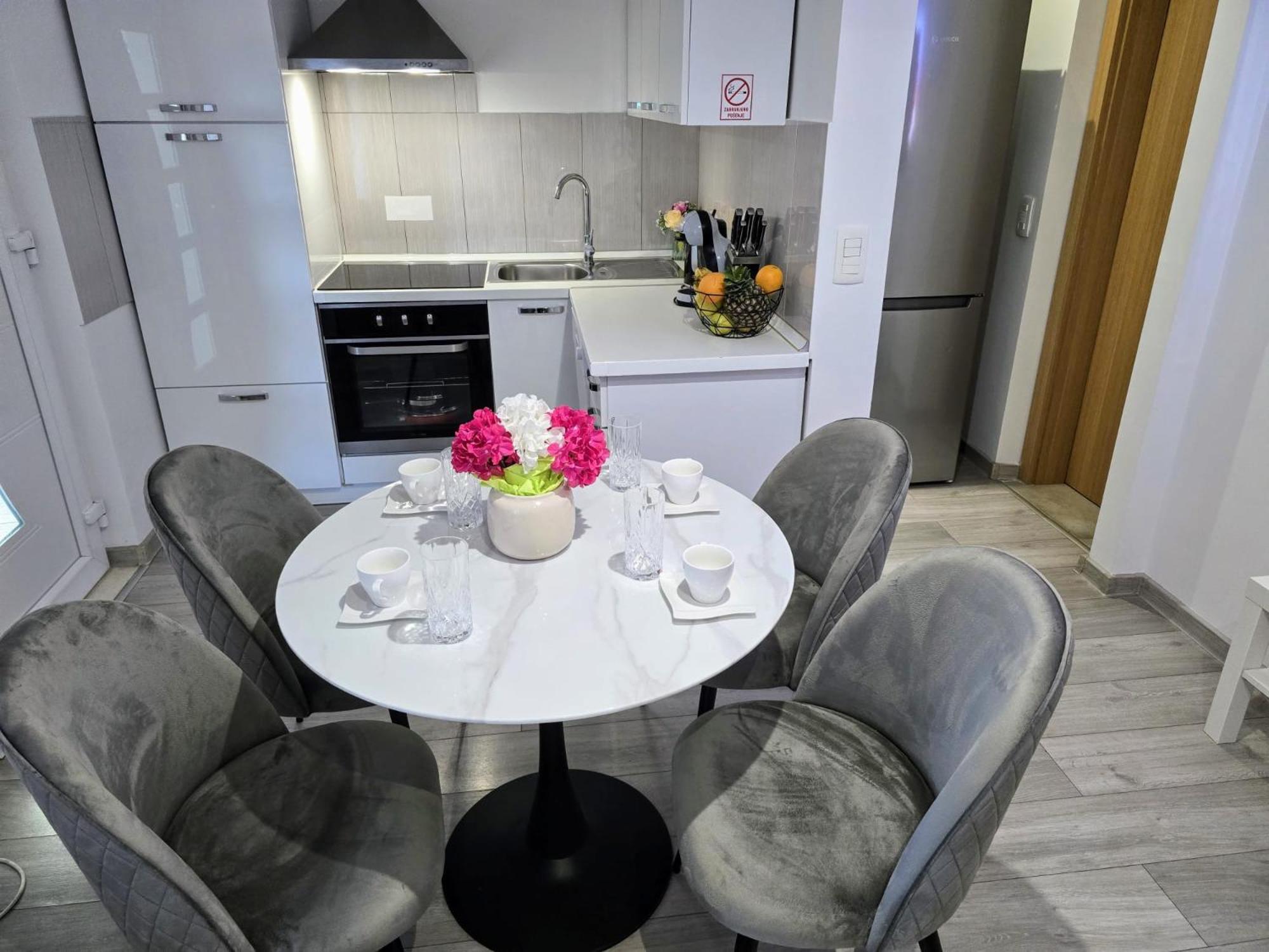 Apartment Blanca With Jacuzzi,Terase And Private Parking Kaštela Exterior foto