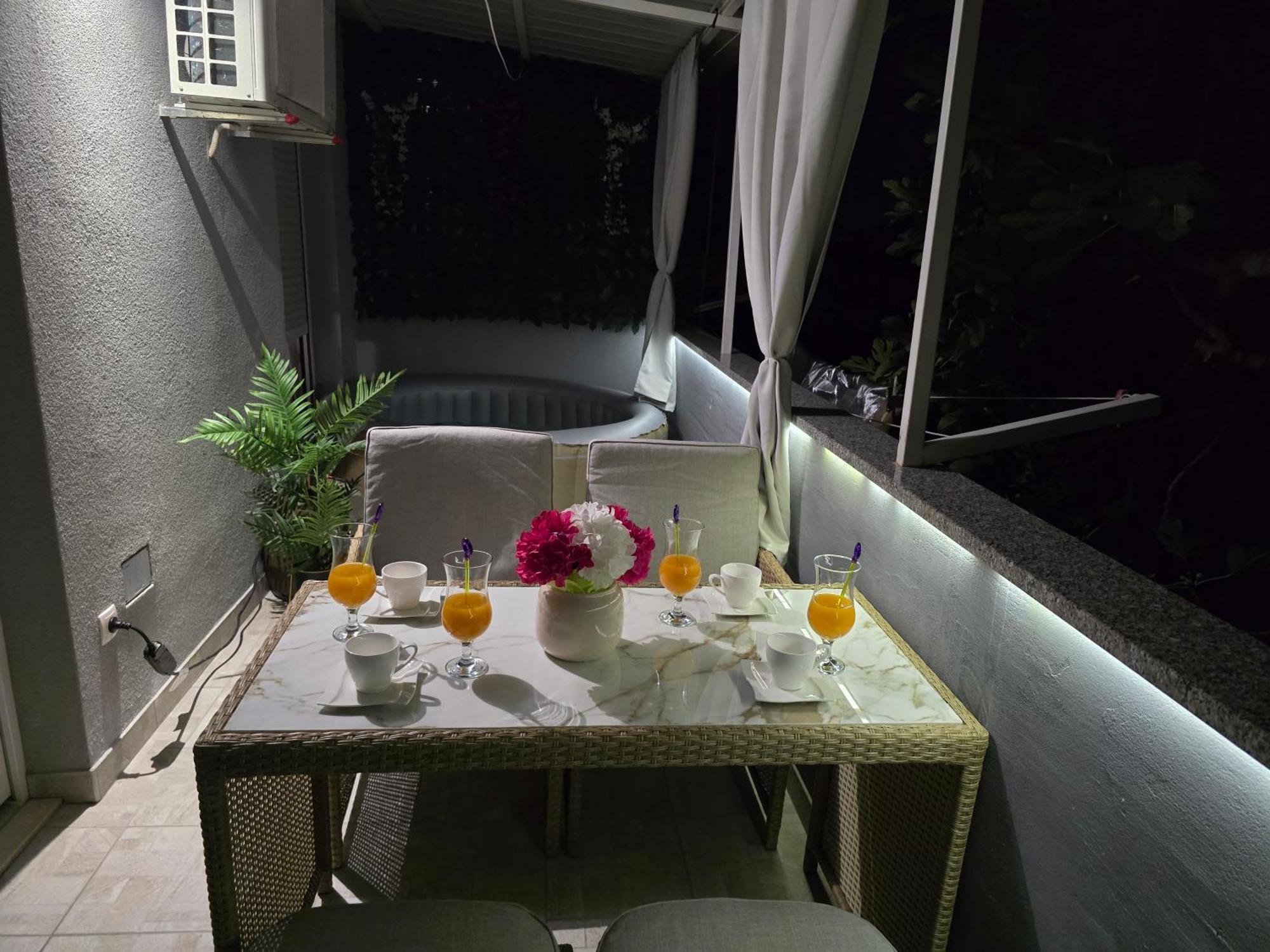 Apartment Blanca With Jacuzzi,Terase And Private Parking Kaštela Exterior foto