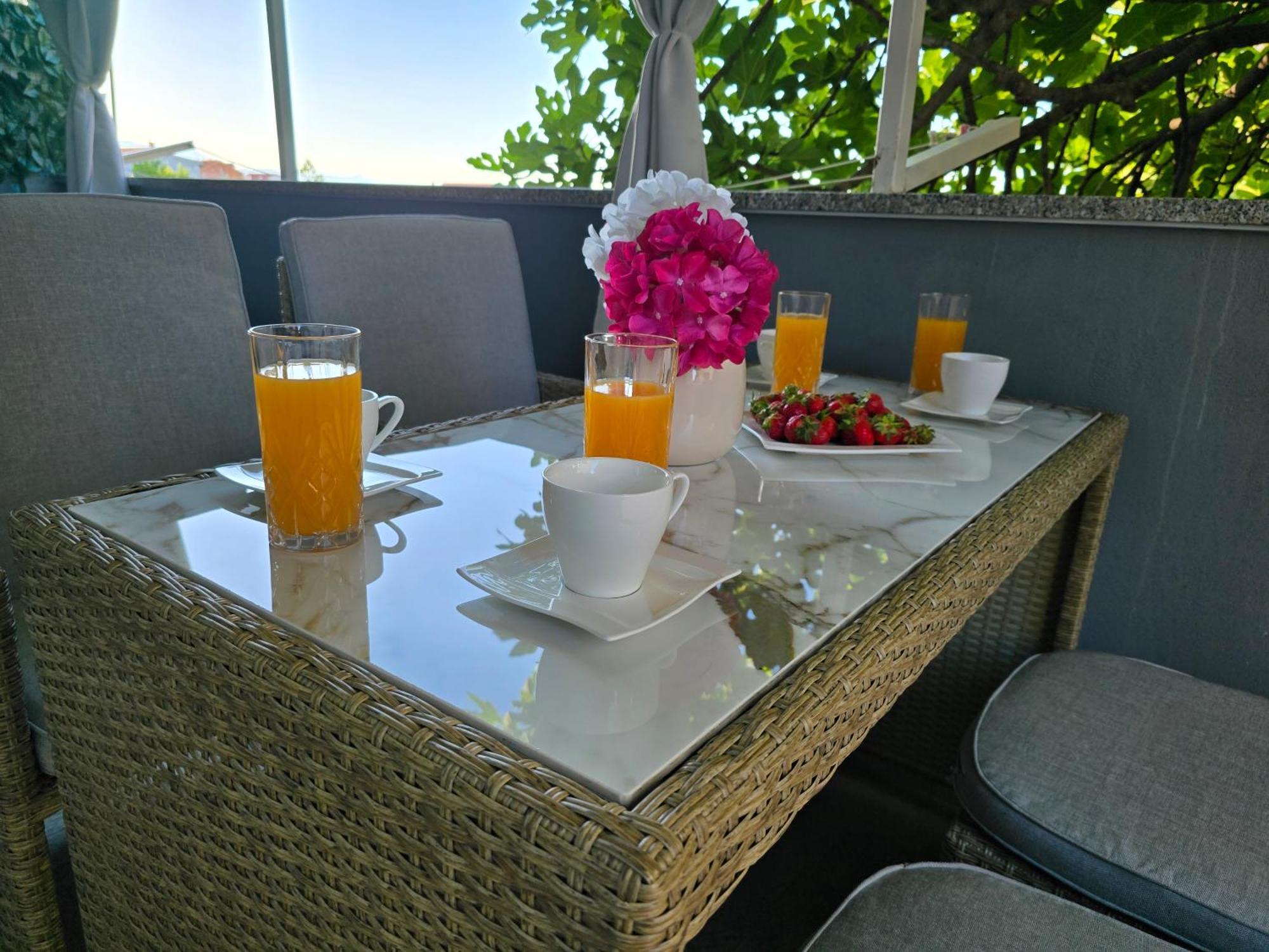 Apartment Blanca With Jacuzzi,Terase And Private Parking Kaštela Exterior foto